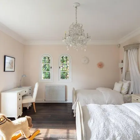 فيلة Luxury 5 Bedroom, 4 Bathroom In أنتيب