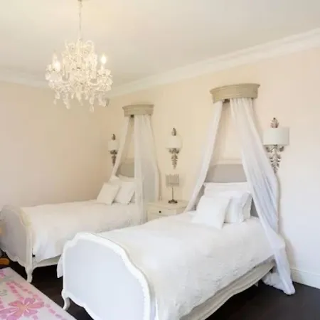 فيلة Luxury 5 Bedroom, 4 Bathroom In أنتيب